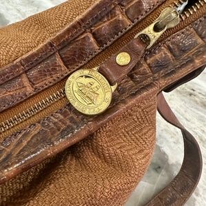 Authentic vintage Brahmin shoulder bag!